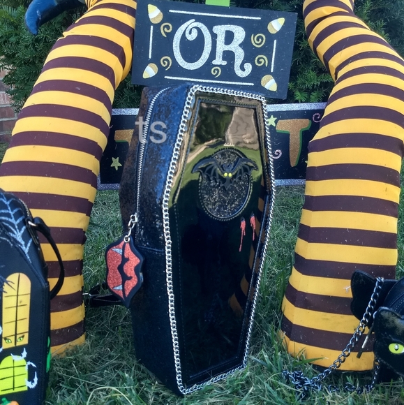 betsey johnson coffin